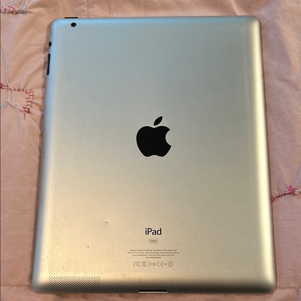 Apple Silver iPad Sleek Design Tablet